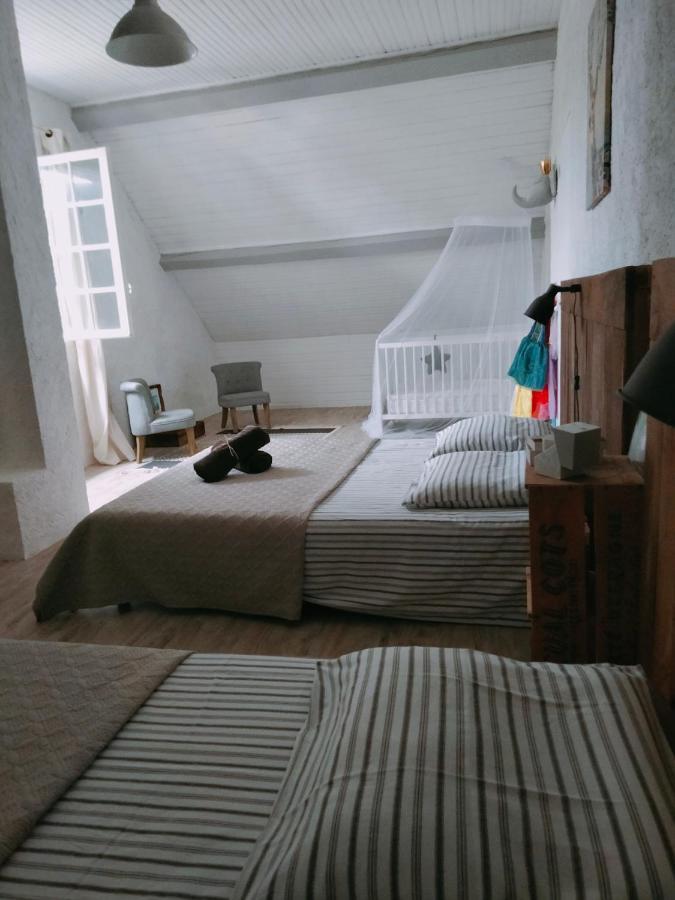 Chambre Familiale Anna "Mon Lit Au Pre" , Jusqu'A 4 Adultes Et 2 Enfants Avec Piscine Familles, Couples Ou Femmes Seulement Pontours المظهر الخارجي الصورة