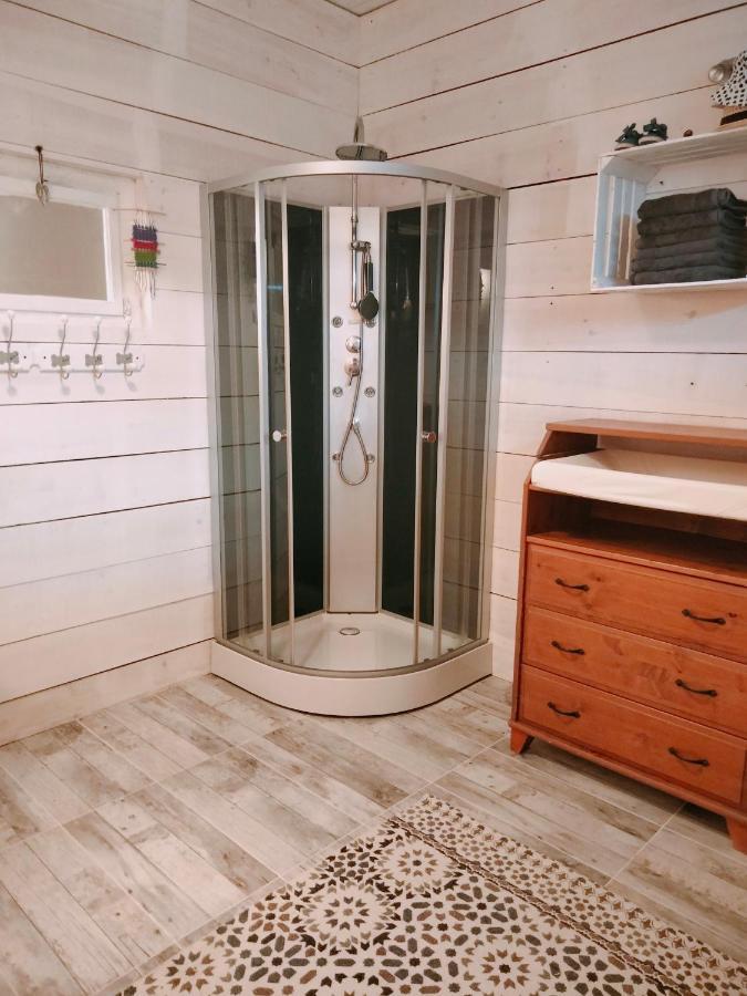 Chambre Familiale Anna "Mon Lit Au Pre" , Jusqu'A 4 Adultes Et 2 Enfants Avec Piscine Familles, Couples Ou Femmes Seulement Pontours المظهر الخارجي الصورة