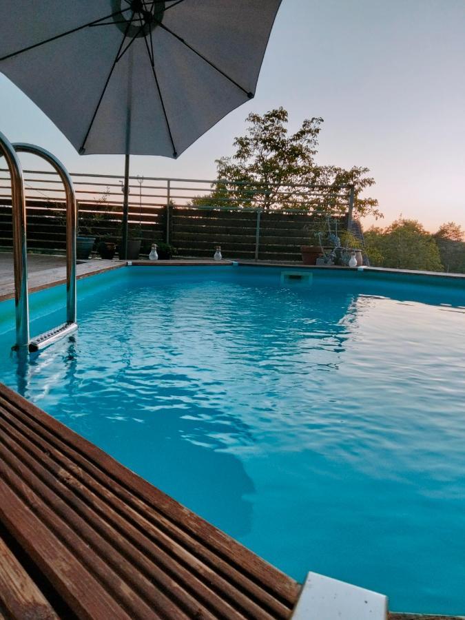 Chambre Familiale Anna "Mon Lit Au Pre" , Jusqu'A 4 Adultes Et 2 Enfants Avec Piscine Familles, Couples Ou Femmes Seulement Pontours المظهر الخارجي الصورة